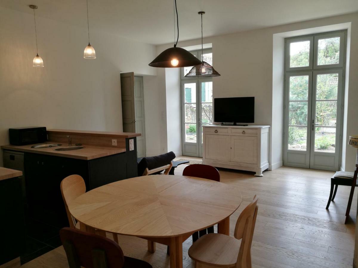 Gite Maison De L'Abbe ソレーズ エクステリア 写真